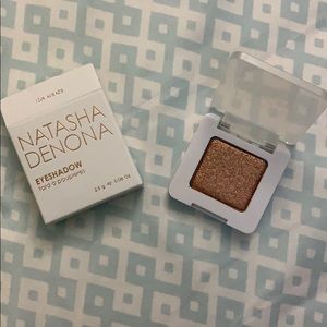 Single eyeshadow